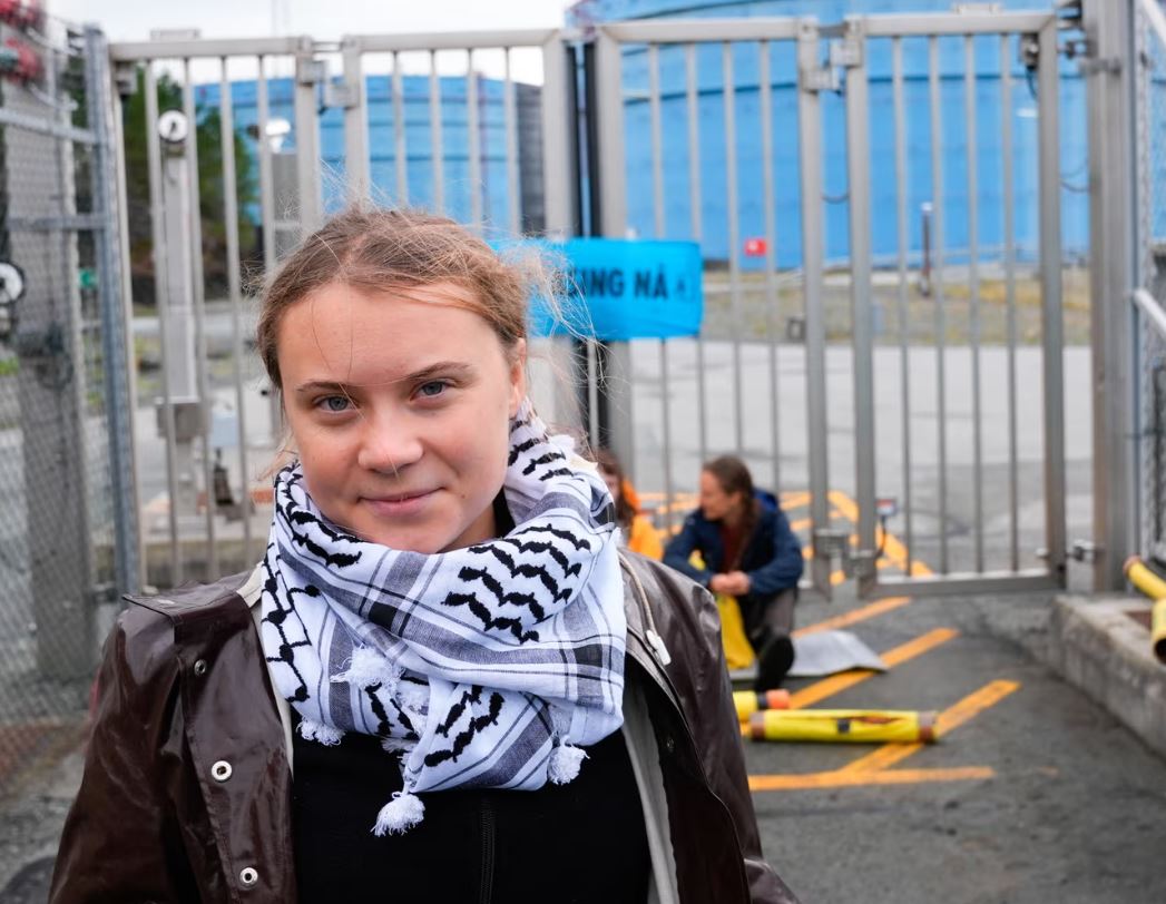 po protestonte ne kopenhage kunder luftes ne gaza arrestohet aktivistja greta thunberg