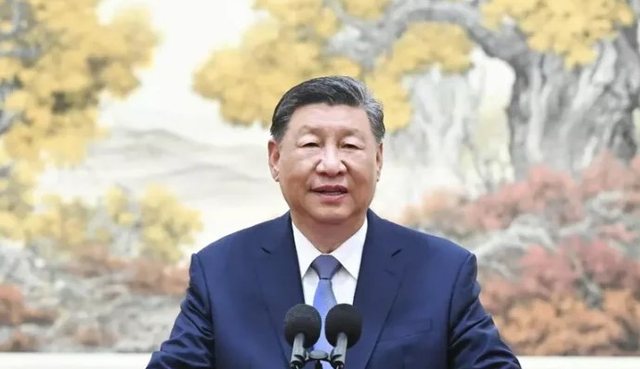 Presidenti, Xi Jinping: Të gjithë të ndihmojmë në zgjidhjen paqësore të krizës në Ukrainë