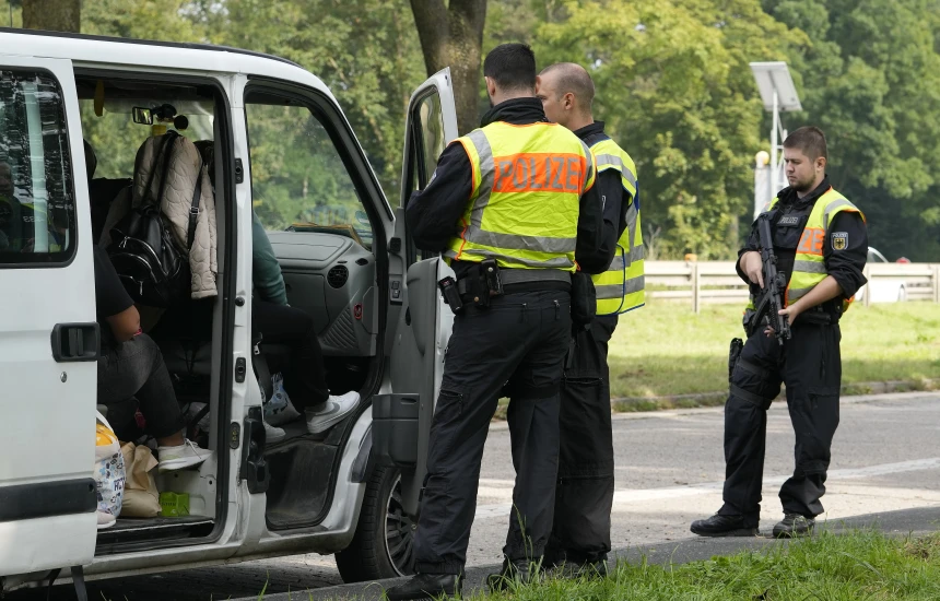 rritja e kontrolleve ne kufijte tokesore zberthehet grupi i trafikimit te emigranteve ne gjermani