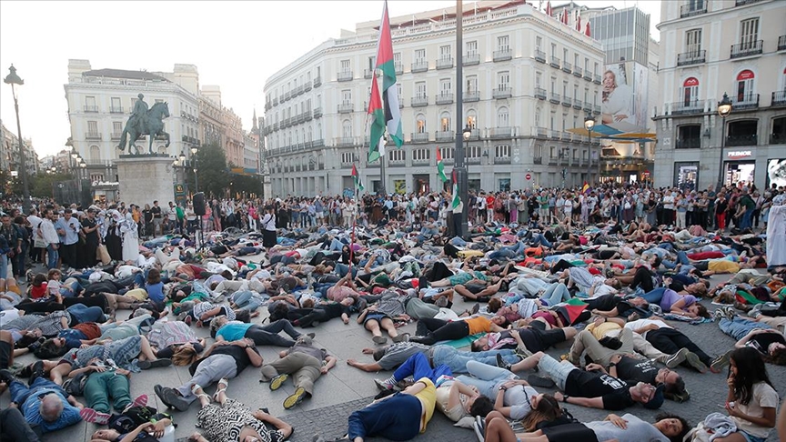 Spanjë, një grup i madh qytetarësh në Madrid mbajtën protestë në mbështetje të Palestinës