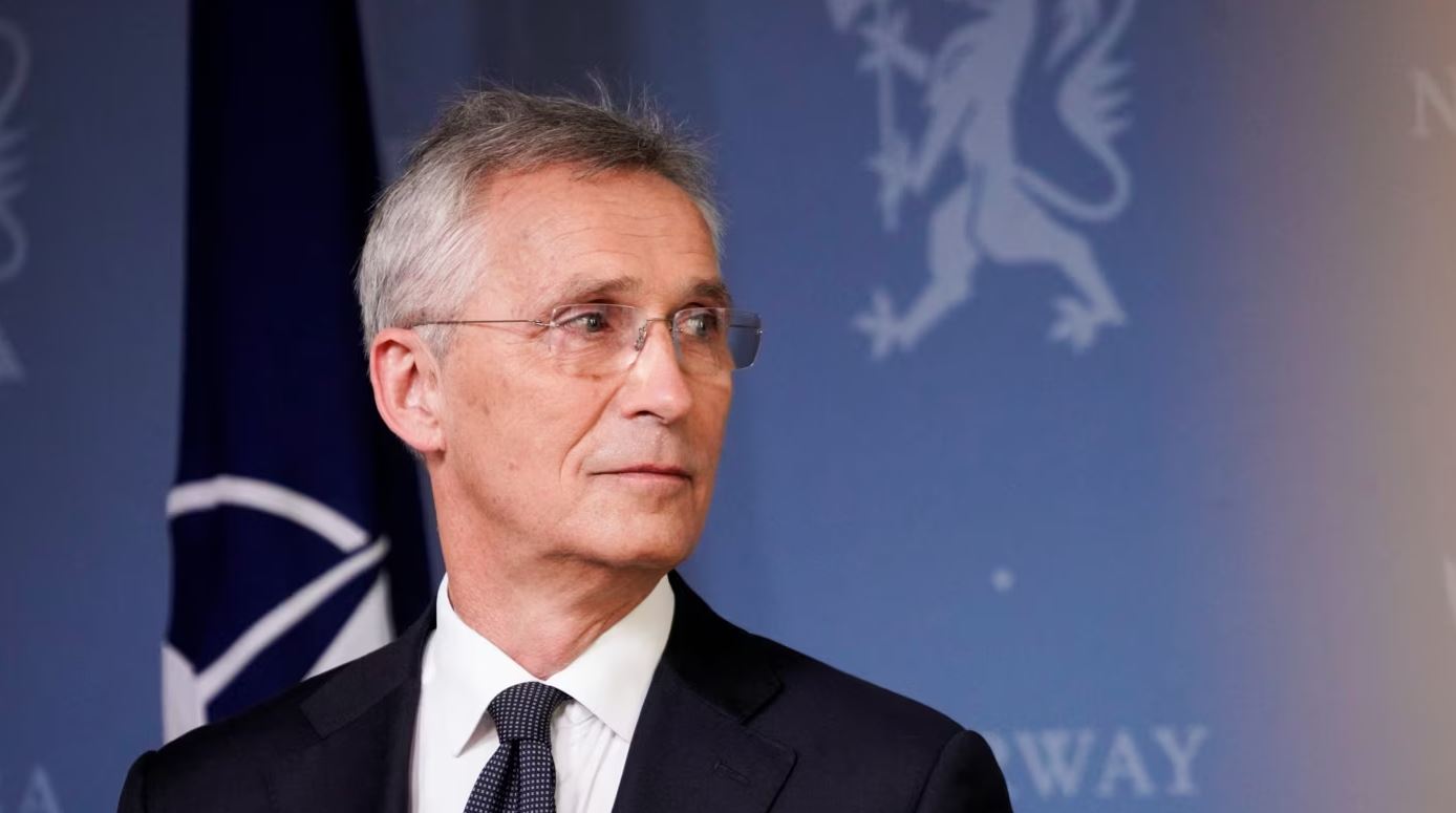 Stoltenberg: Vendet të vendosin vetë nëse Ukraina mund t’i përdorë armët me rreze të gjatë në Rusi