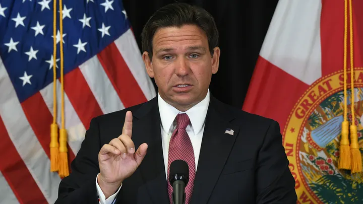 tentativa e 2 te per atentat ndaj trump desantis do hetojme faktin se si atentatori u afrua ne distancen 500 metra