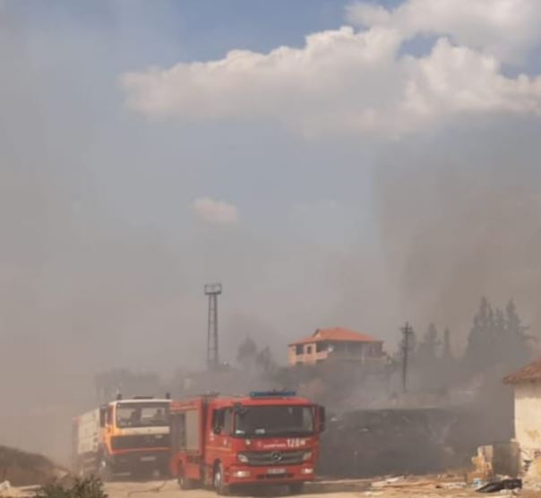 video zjarr te bulevardi i ri ne tirane marrin flake barishtet