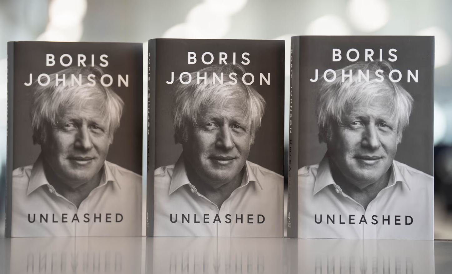 Libri 772 faqesh i Boris Johnson me kujtime, ish-kryeministri britanik përmend dhe Kosovën