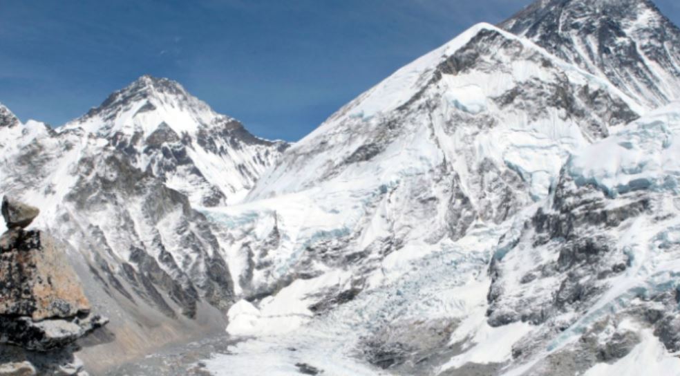 mali everest po behet me i gjate shkencetaret zbulojne arsyen sistemi ujor ka pasur