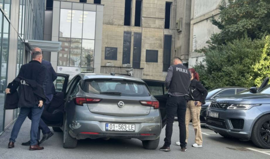 Me urdhër të Prokurorisë Speciale/ Policia e Kosovës ‘bastis’ zyrat në Ministrisë së Mjedisit, një i arrestuar. Ja çfarë u sekuestrua