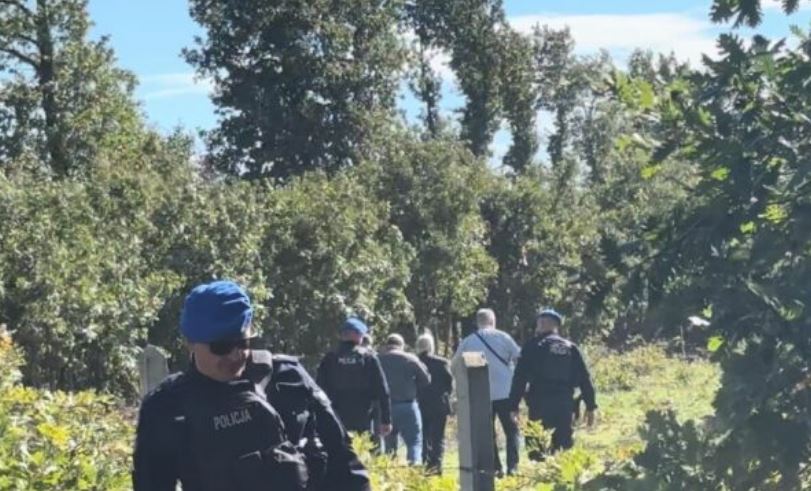 Nga Haga në vendlindje/ I shoqëruar nga forca të shumta policie, Jakup Krasniqi kthehet në Kosovë për varrimin e vëllait