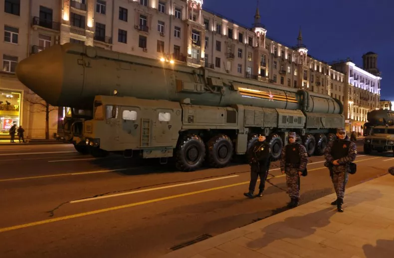 Putin nxjerr në skenë raketën balistike ndërkontinentale Yars, çfarë paralajmëron Moska