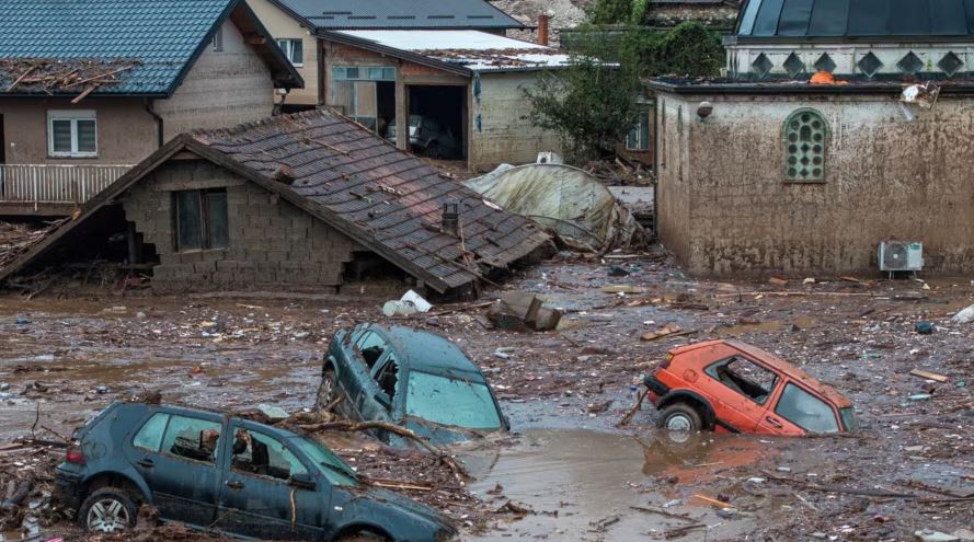 thellohet bilanci arrin ne 20 numri i te vdekurve nga permbytjet ne bosnje