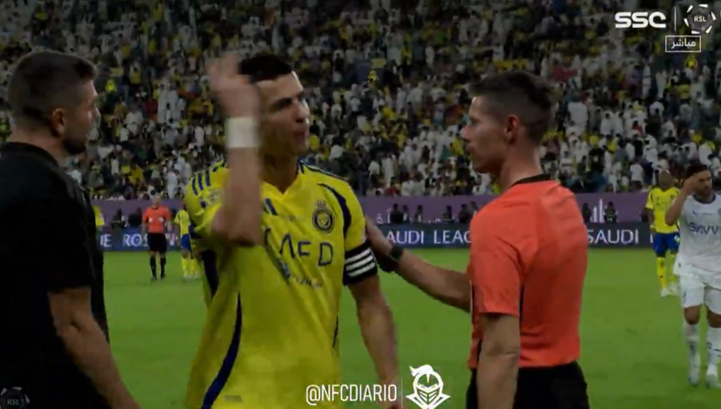 video tifozet i therrasin ne kor emrin e mesit ronaldo shfryn nervat me arbitrin pas barazimit me al hilalin