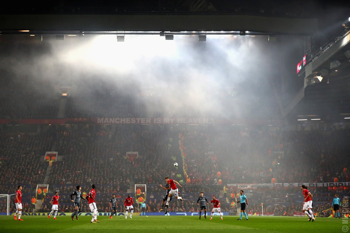 teatri i endrrave kthehet ne shtepine e minjve stadiumi i manchester united it kapet mat nga inspektoret